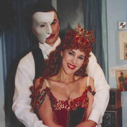 Dodie Petit, Kevin Gray